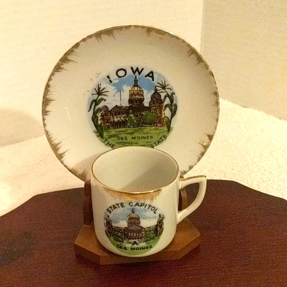 Vintage Misprint Des Moines, Iowa Collectable Souvenir Plate And Cup Set. - Picture 1 of 6